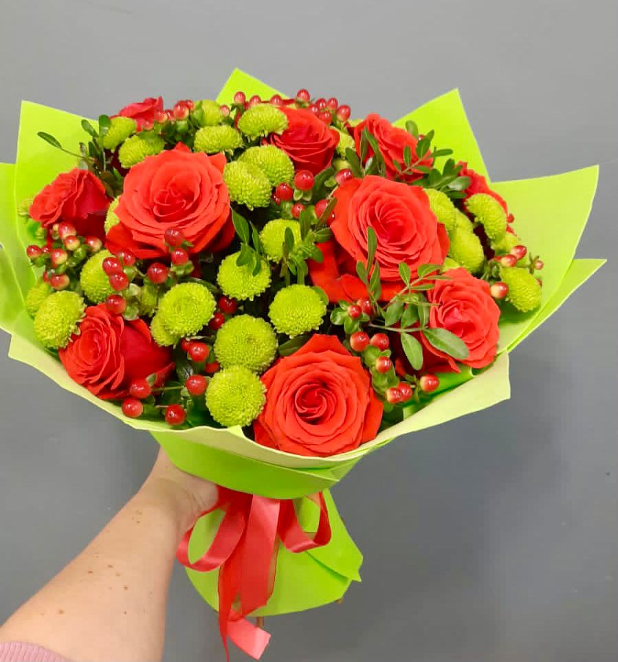 Букет цветов из: Хризантемы и Розы в Аниве