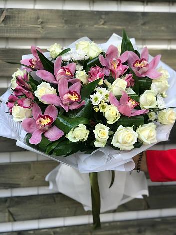 Букет цветов из: Розы и Хризантемы в Аниве