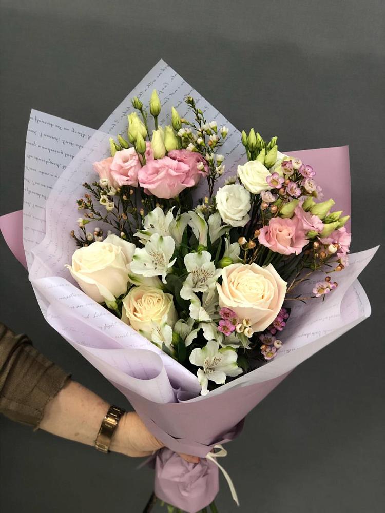 Букет цветов из: Альстромерии, Розы и Лизиантусы в Аниве