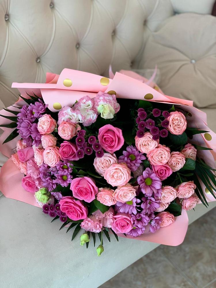 Букет цветов из: Хризантемы, Розы и Лизиантусы в Аниве