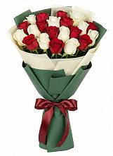 Букет Микс из красных и белых роз в Аниве