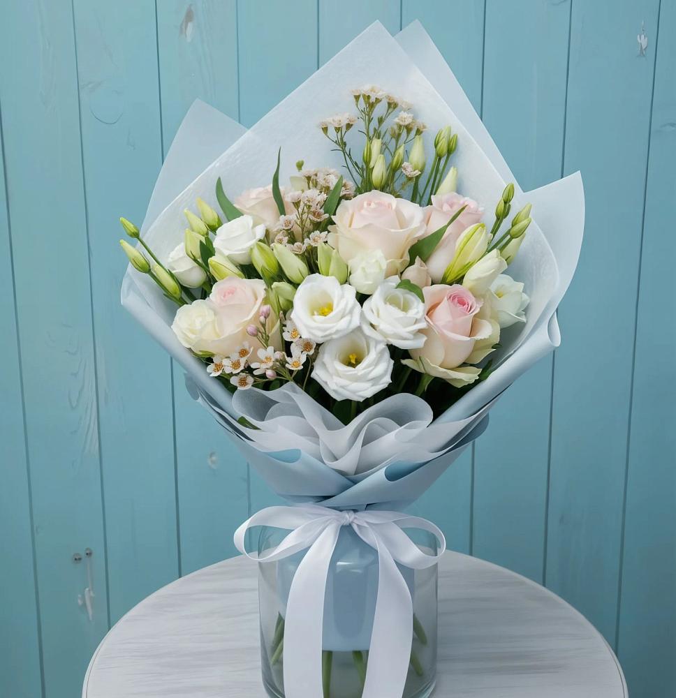 Букет цветов из: Розы и Лизиантусы в Аниве