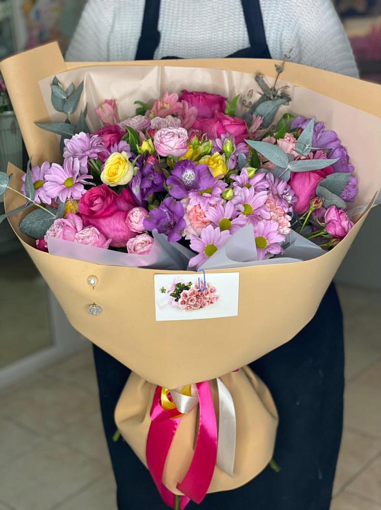 Букет цветов из: Хризантемы, Гвоздики и Альстромерии в Аниве