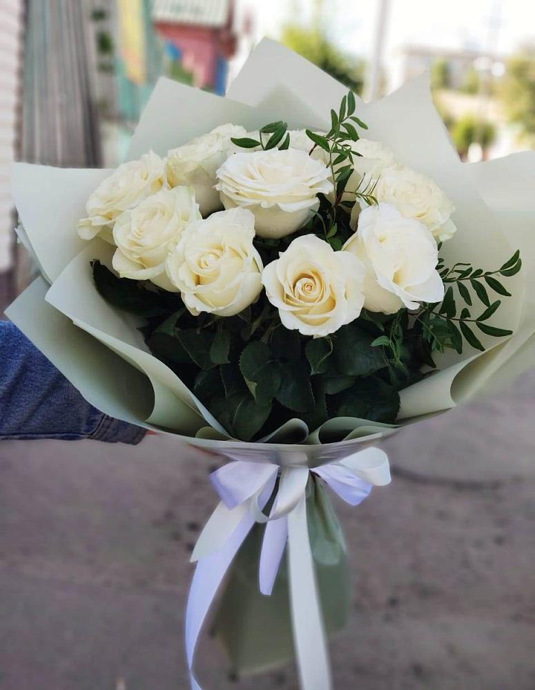 Букет Белые розы Проуд в Аниве