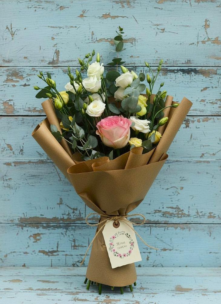 Букет цветов из: Розы и Лизиантусы в Аниве