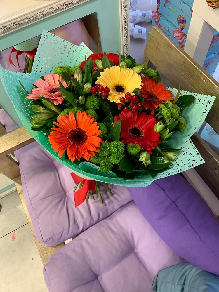 Букет цветов из: Герберы, Хризантемы и Альстромерии в Аниве
