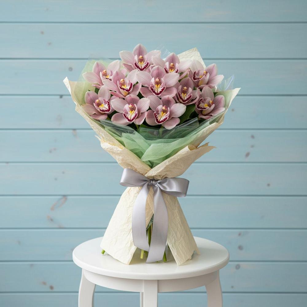 Букет цветов из: Орхидеи и Розы в Аниве