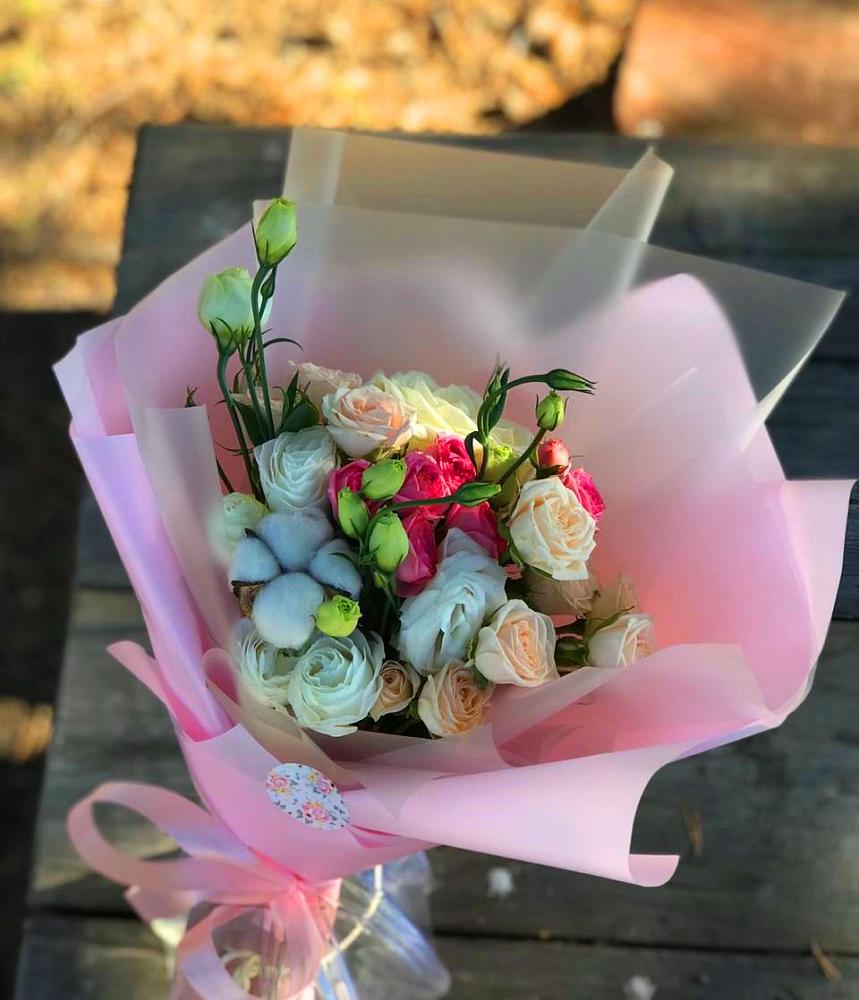 Букет цветов из: Розы и Лизиантусы в Аниве