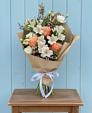 Букет цветов из:  Альстромерии, Лизиантусы, Розы и Хризантемы #REPLACE_PRED# Аниве