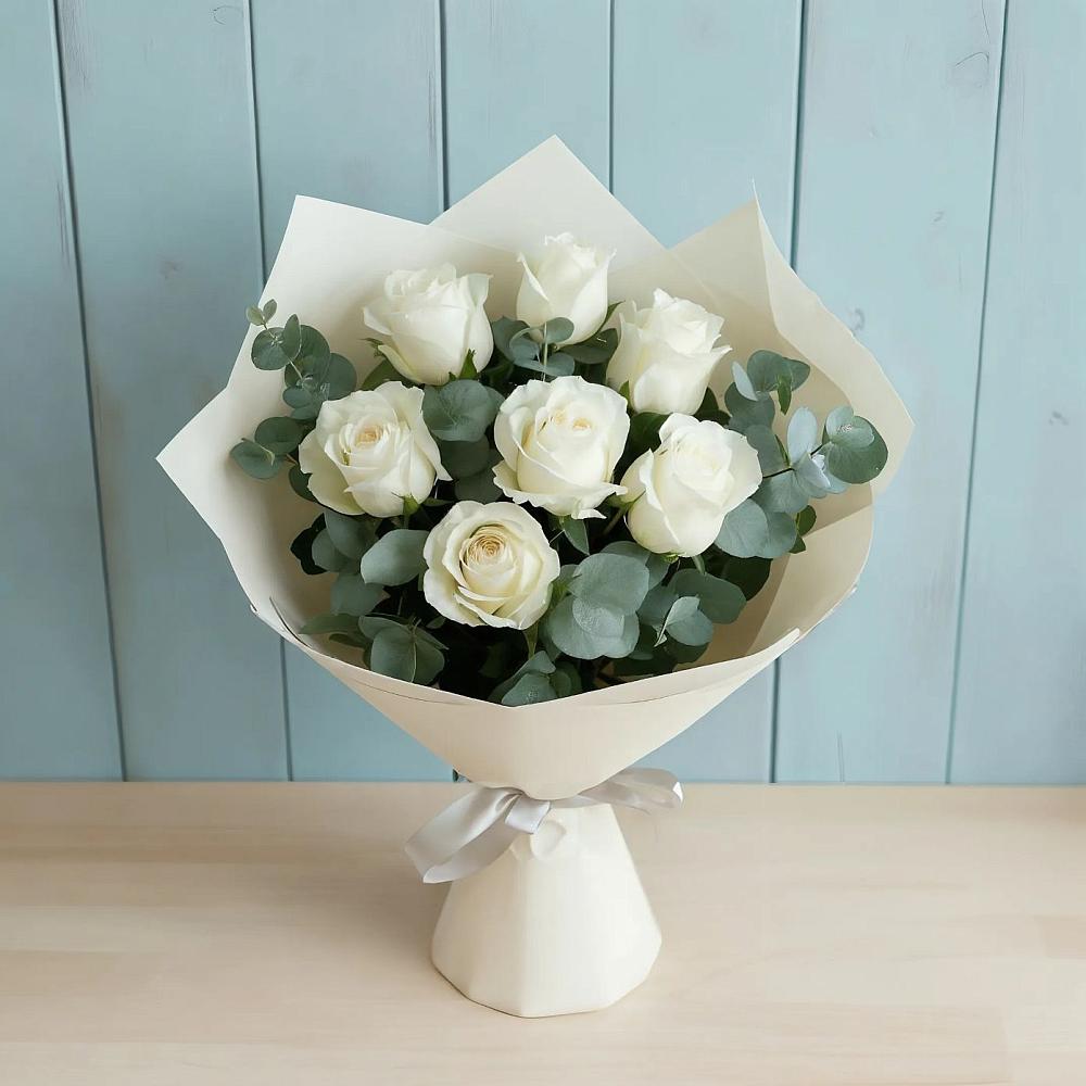 Букет Белые розы в Эвкалипте в Аниве