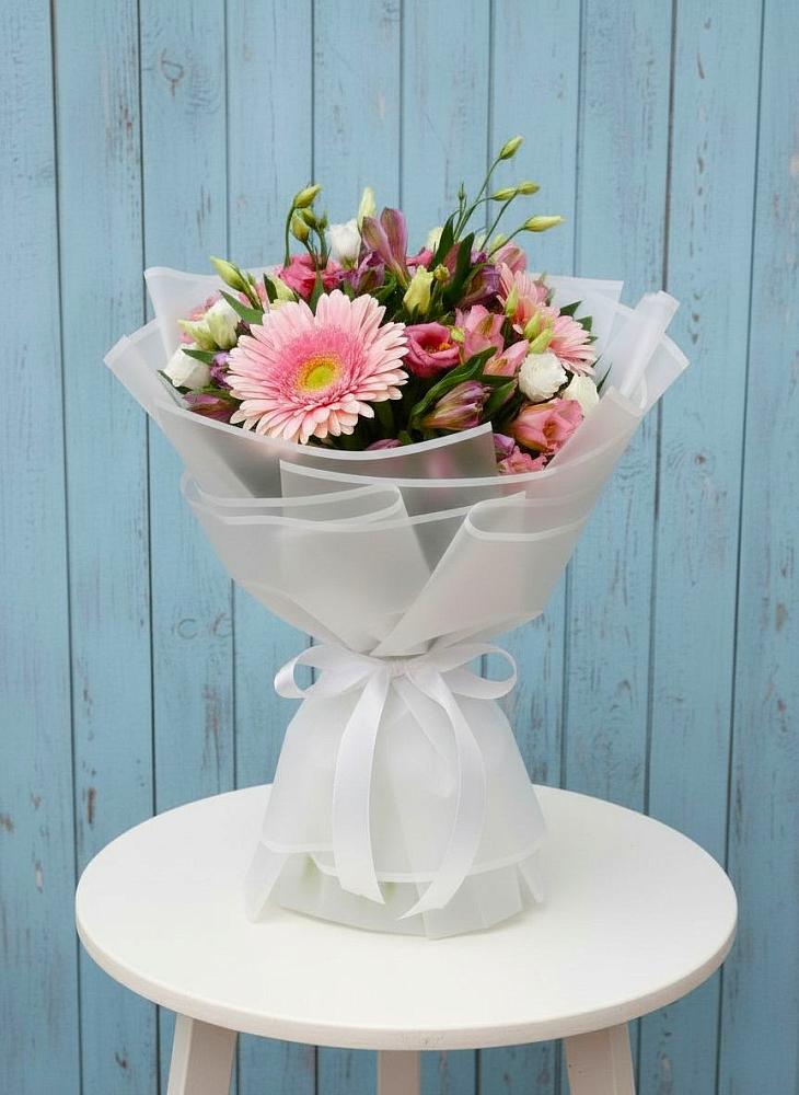 Букет цветов из: Герберы, Альстромерии и Лизиантусы в Аниве