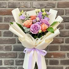 Букет цветов из:  Лизиантусы и Розы в Аниве