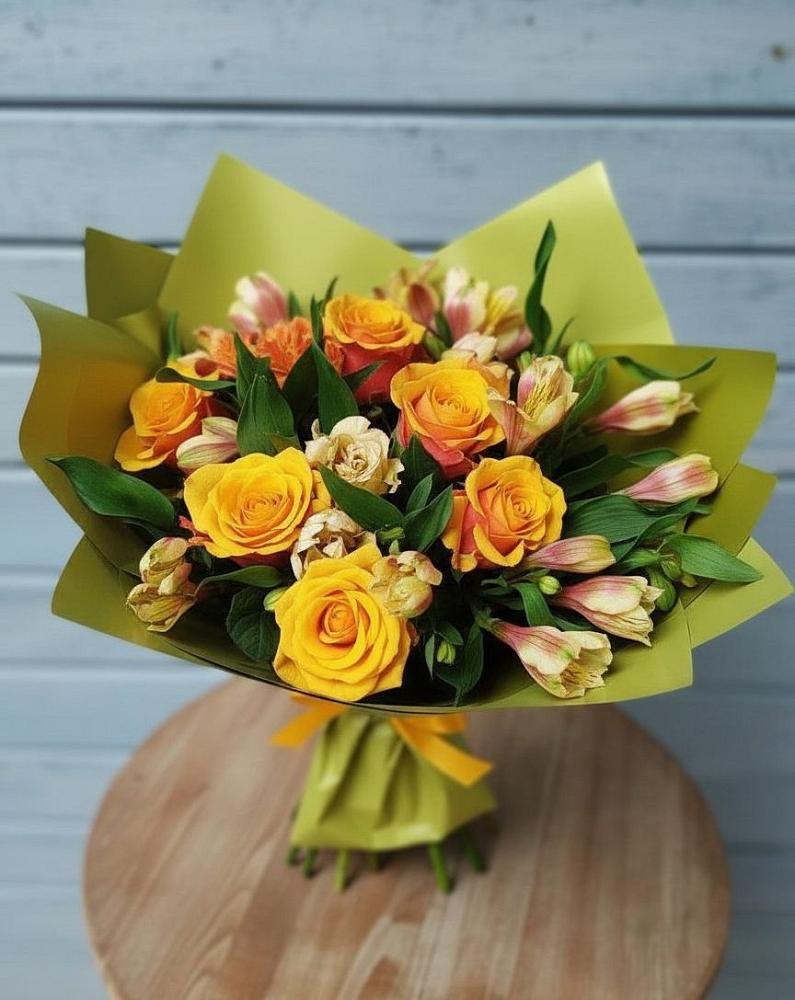 Букет цветов из: Альстромерии и Розы в Аниве