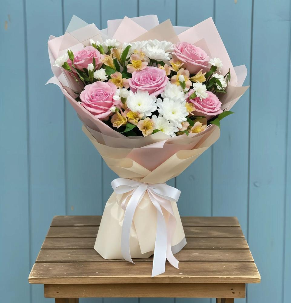 Букет цветов из: Гвоздики, Орхидеи и Розы в Аниве