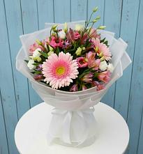 Букет цветов из:  Герберы, Альстромерии и Лизиантусы #REPLACE_PRED# Аниве