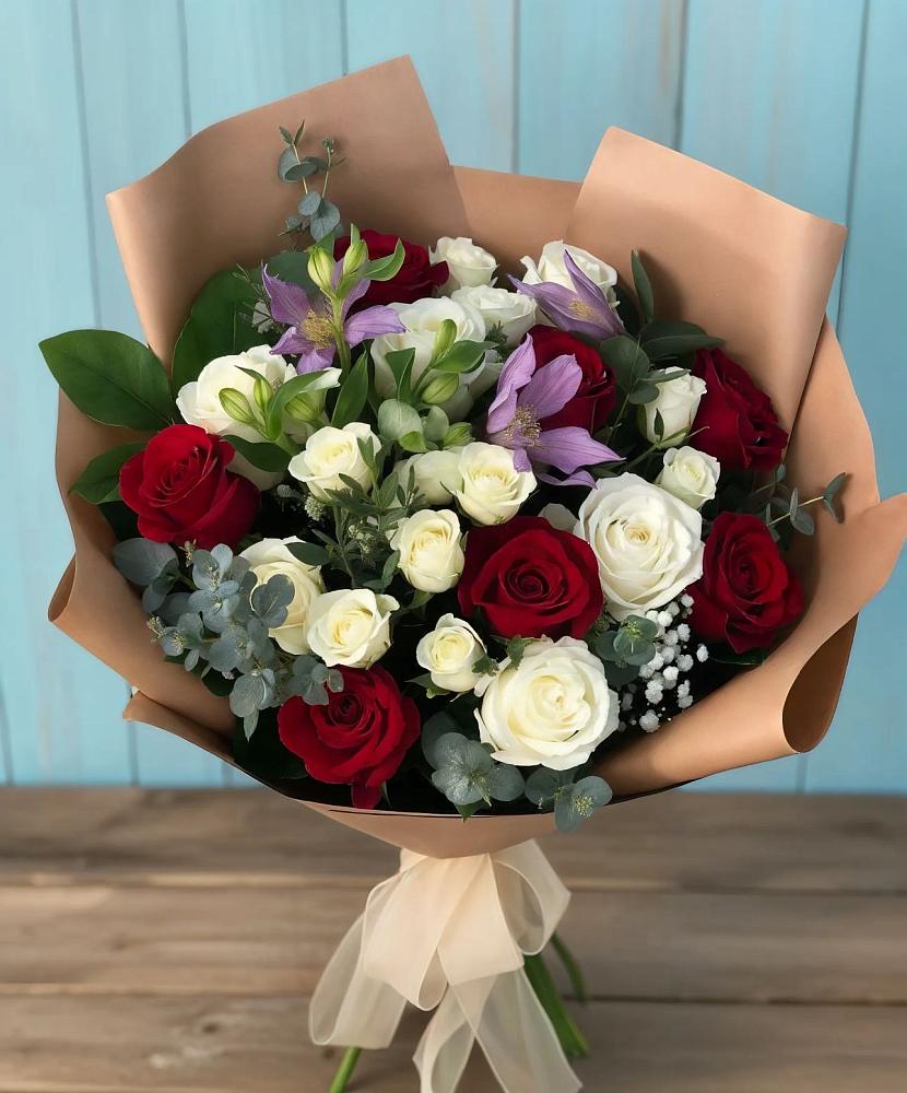 Букет цветов из: Розы и Альстромерии в Аниве