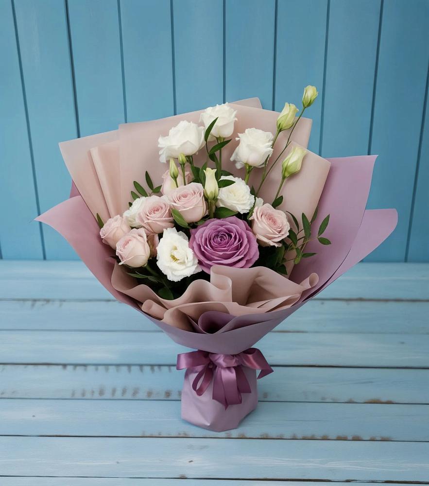 Букет цветов из: Розы и Лизиантусы в Аниве